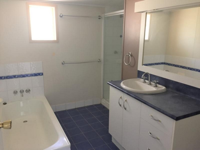 56 Glencoe Street, The Range QLD 4700